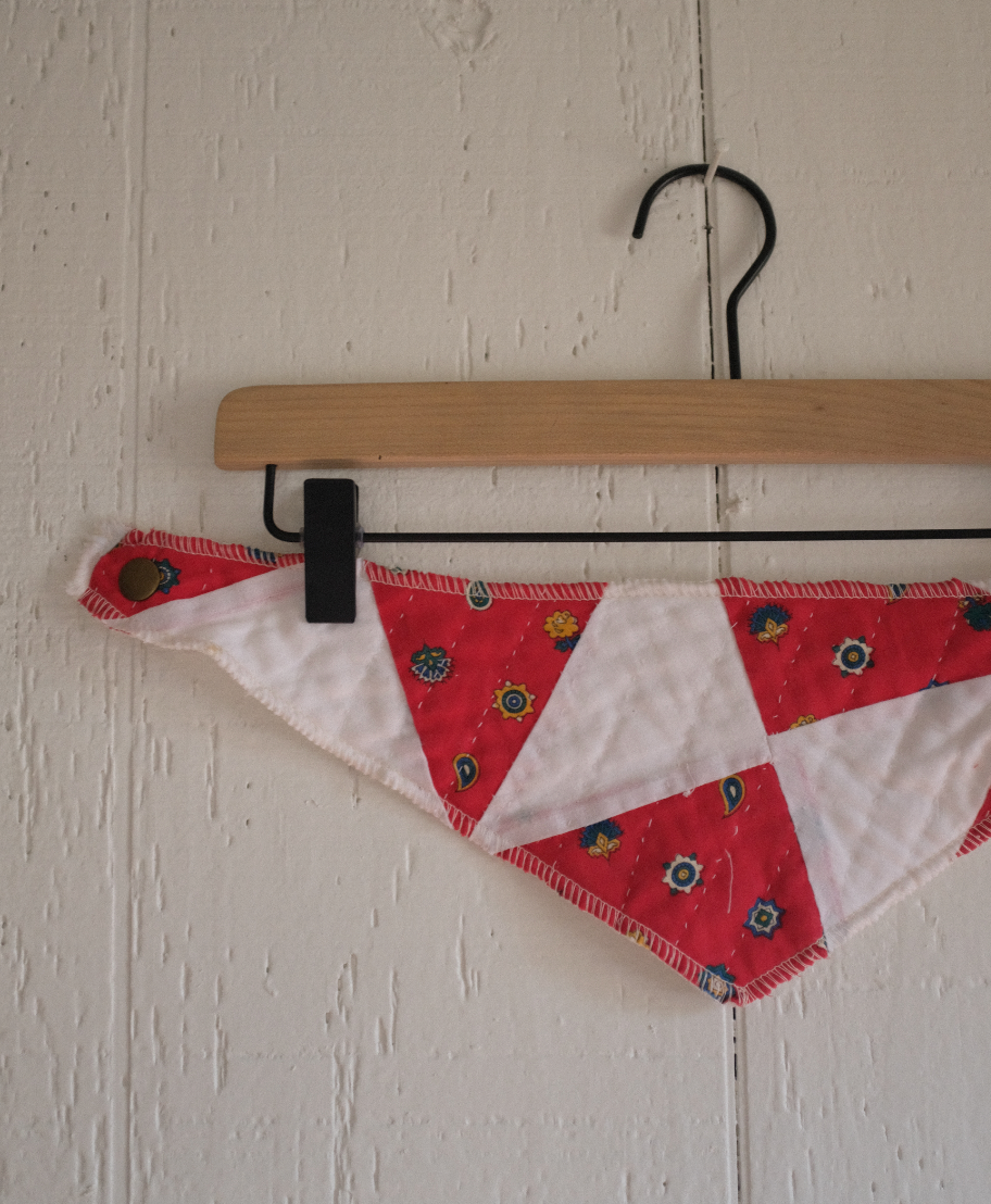 Quilt Scrap Neck Kerchief - Red + White Triangles