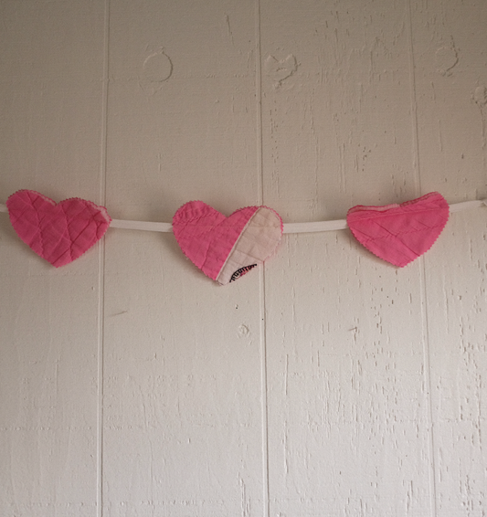 Quilt Heart Bunting - Hot Pink