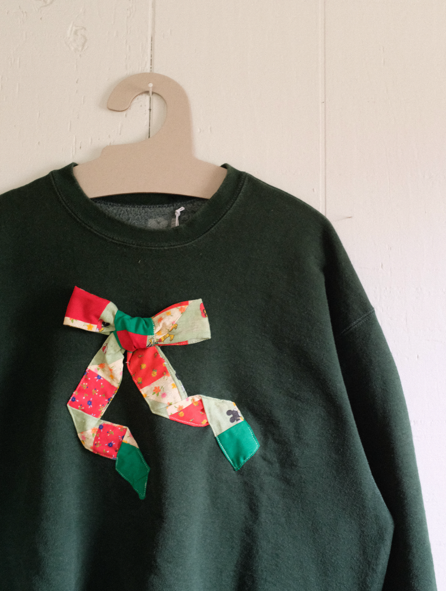 Quilt Bow Pullover - Olive Green XL