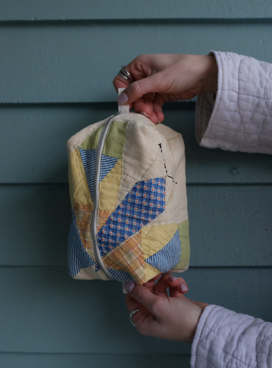 Large Quilt Pouch - Feed Sack